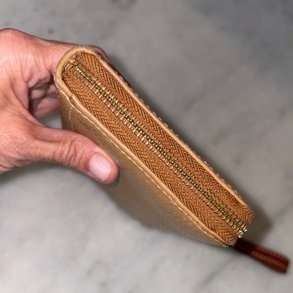 Dooney & Bourke Pebbled Leather Full Zip Continental Wallet - Picture 9 of 16